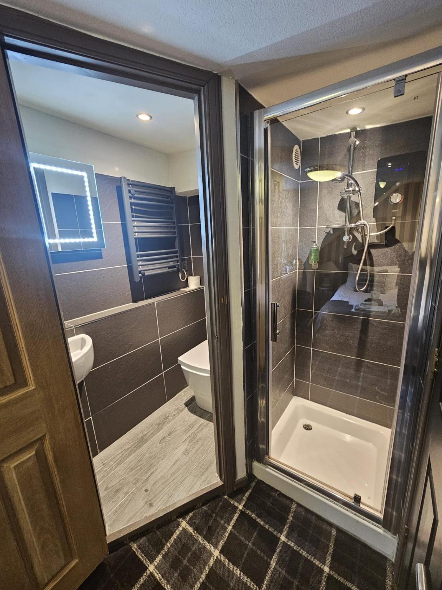 The Hotel 3*